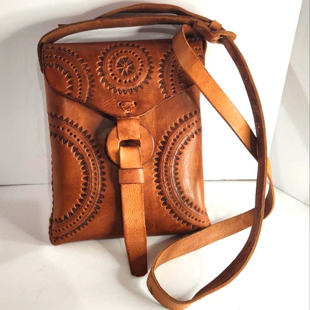 Altiplano handtooled‎ NWOT heavy leather rustic western/Mexican crossbody bag
